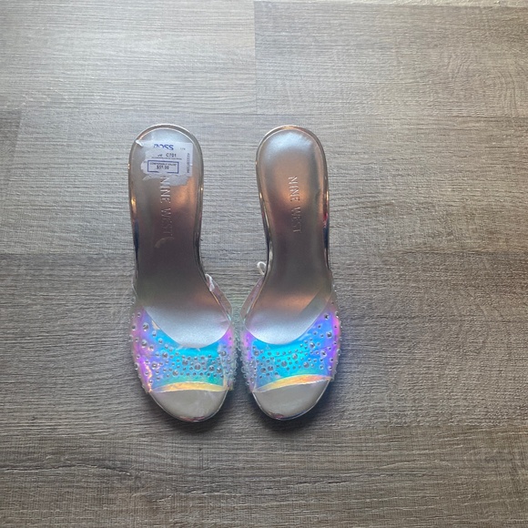 Nine West iridescent 3 inch heels- size 5.5 - Picture 1 of 3
